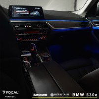 Focal BMW 530e sistema de som