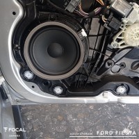 Colunas Focal Inside Ford Fiesta