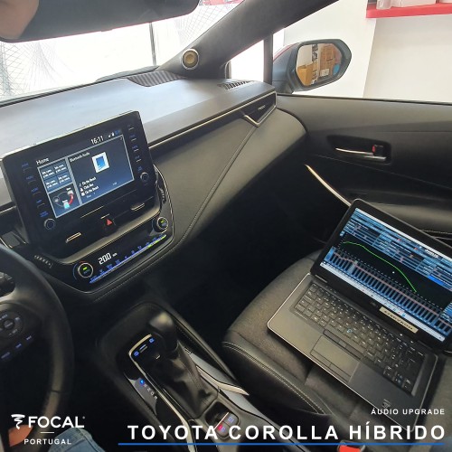 Toyota Corolla Híbrido sistema de som por Rosendo High-End