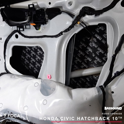 Honda Civic hatchback upgrade áudio por Bassound