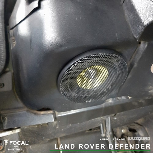 Land Rover Defender insonorização Ctk colunas Focal por Bassound