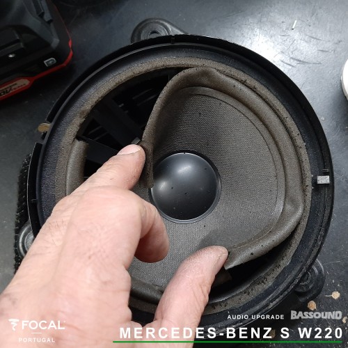 Auto Rádio e colunas Focal Mercedes S W220 Bassound