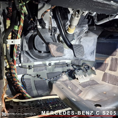 Mercedes C S205 som hifi Match por Ignition Vortex