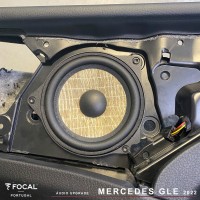 Mercedes GLE 350de 2022 sistema de som Focal Match