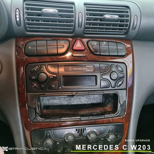Auto-rádio e colunas Mercedes C W203