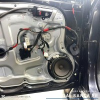 Hyundai Santa Fé auto-rádio e colunas Focal