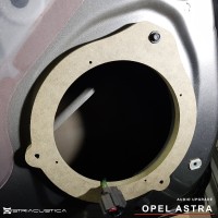 Opel Astra sistema de som Focal Match