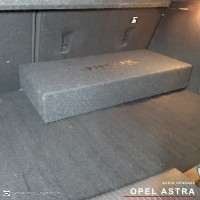 Opel Astra sistema de som Focal Match