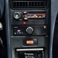 Porsche 928 Focal Sony audio upgrade