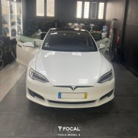 Tesla Model S colunas Focal