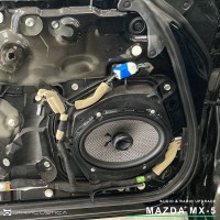 Rádio e colunas Mazda MX-5